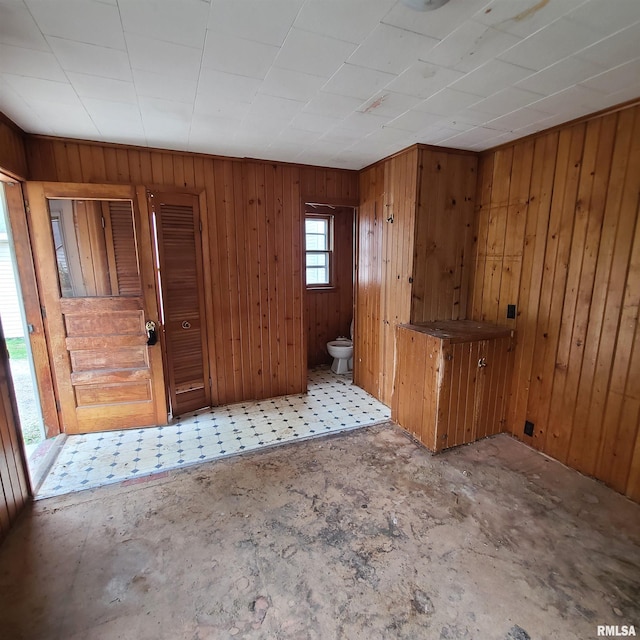 207 W Main St, Knoxville, IL 61448 - entryway featuring wooden walls