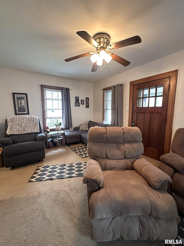 277 N Ivan Ave, Galesburg, IL 61401 - carpeted living room with a ceiling fan