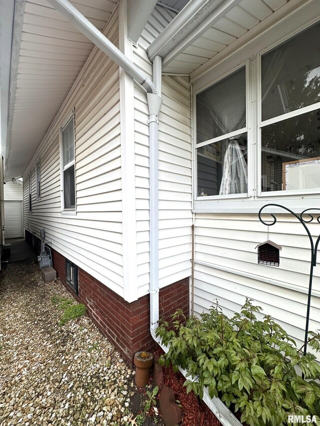 277 N Ivan Ave, Galesburg, IL 61401 - view of side of home