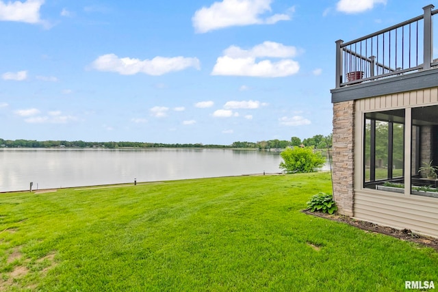 321 Harbor Point Pl, Springfield, IL 62712 - view of grassy yard featuring a water view and a balcony