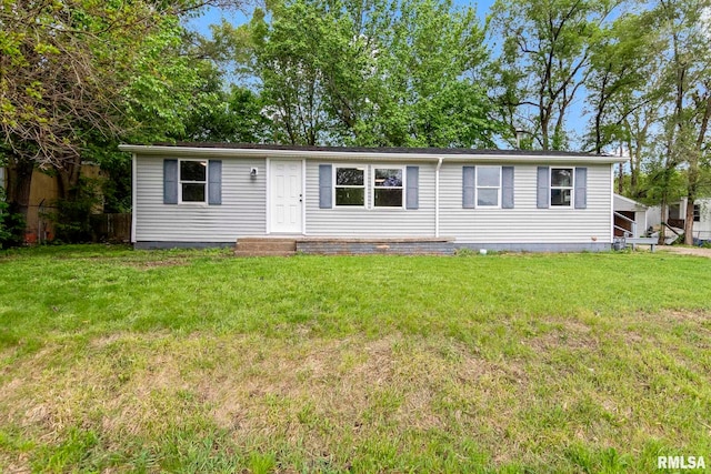 ranch-style home featuring a front lawn