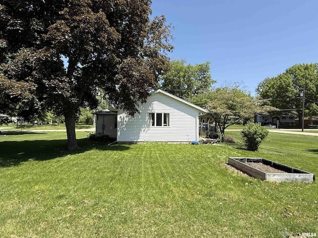 623 W Walnut St, Mason City, IL 62664 - photo 3
