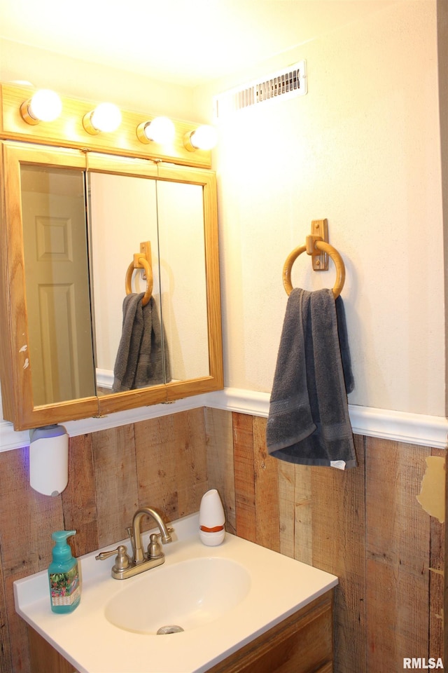 214 W B St, Alpha, IL 61413 - bathroom featuring vanity