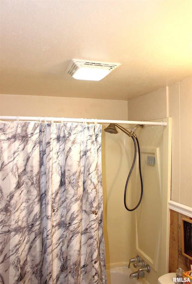 214 W B St, Alpha, IL 61413 - full bathroom featuring shower / bath combo