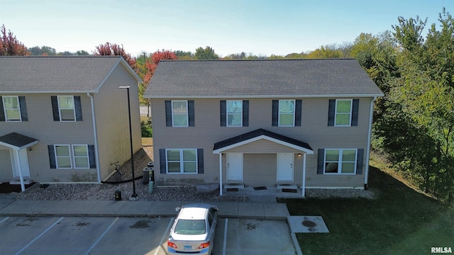 4609 State St, Quincy, IL 62301 - colonial house featuring uncovered parking