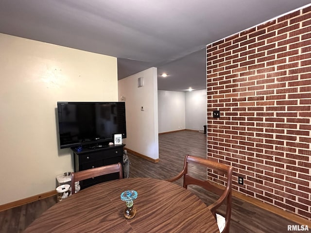 810 NW 7th Ave, Galva, IL 61434 - living area with baseboards and wood finished floors