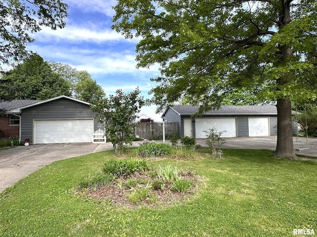 810 NW 7th Ave, Galva, IL 61434 - ranch-style house featuring a detached garage