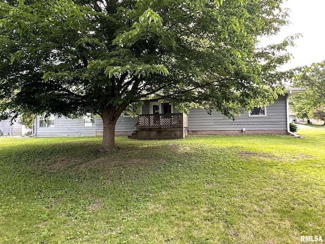 810 NW 7th Ave, Galva, IL 61434 - view of grassy yard