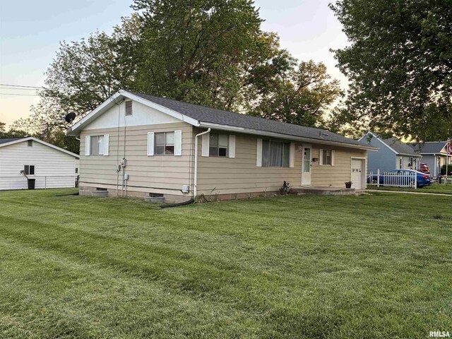 1744 Jackson St, Quincy, IL 62301 - view of front facade featuring roof with shingles