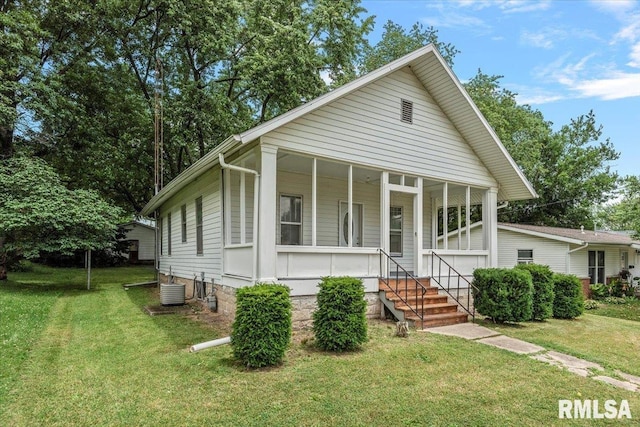 708 E 5th St, Pana, IL 62557 - view of front facade with a front lawn and covered porch