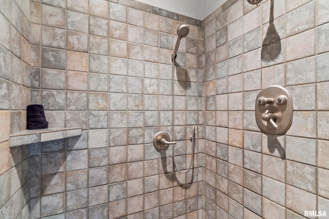 4901 Wildcat Run, Springfield, IL 62711 - full bath featuring tiled shower