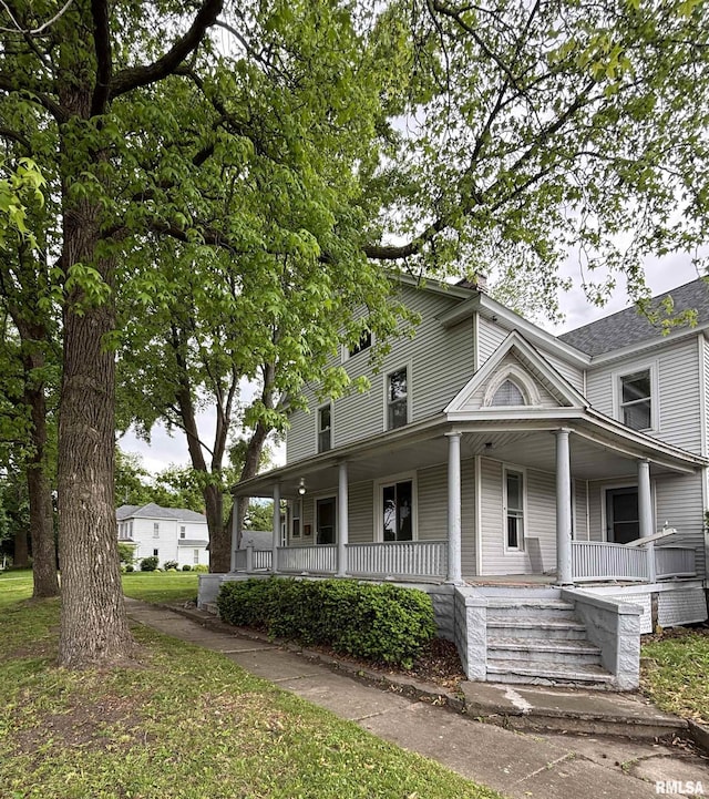201 S Pearl St, Waverly, IL 62692 - photo 1