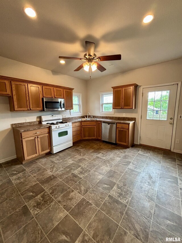 201 S Pearl St, Waverly, IL 62692 - photo 20