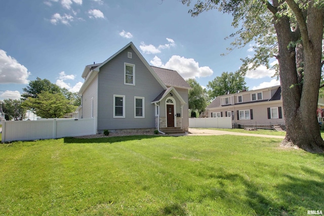 801 S 22nd St, Quincy, IL 62301 - view of traditional-style home