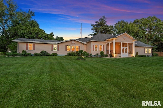 4 Nightingale Dr, Springfield, IL 62711 - single story home featuring a front yard and a sunroom