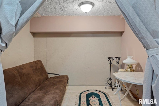 4 Nightingale Dr, Springfield, IL 62711 - sitting room with a textured ceiling