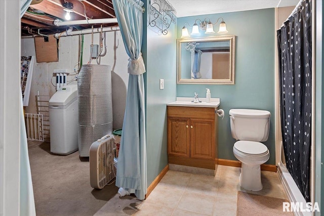 4 Nightingale Dr, Springfield, IL 62711 - full bath with vanity, toilet, baseboards, and curtained shower