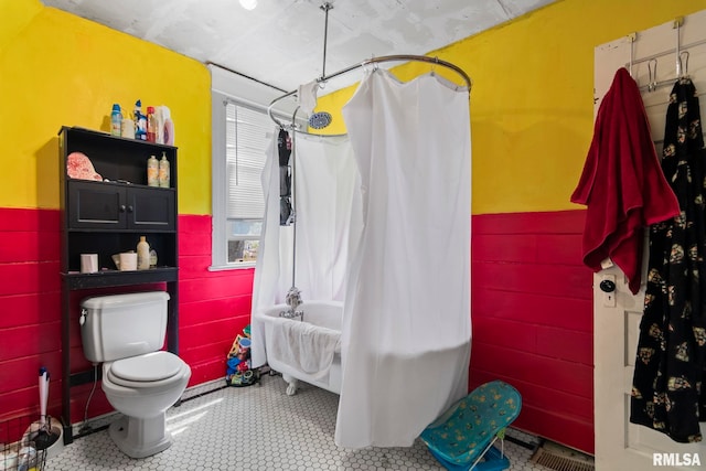 108 S Macarthur Blvd, Springfield, IL 62704 - bathroom featuring toilet and a shower with shower curtain