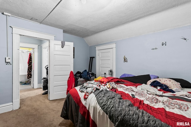 108 S Macarthur Blvd, Springfield, IL 62704 - bedroom with carpet, a textured ceiling, and a closet