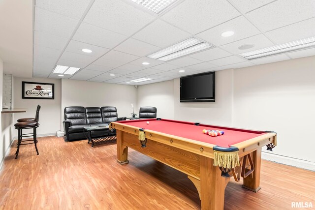 playroom with light wood-style flooring, billiards, baseboards, and recessed lighting