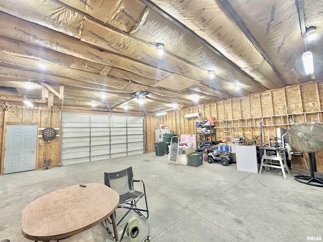 103 N Ohio Ave, Abingdon, IL 61410 - view of garage