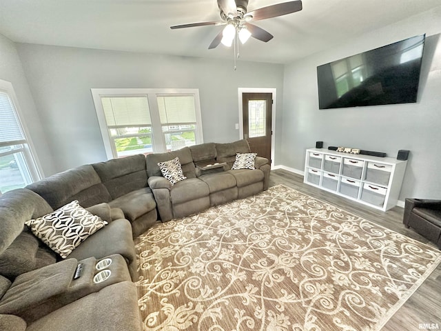 103 N Ohio Ave, Abingdon, IL 61410 - living area featuring wood finished floors, ceiling fan, and baseboards