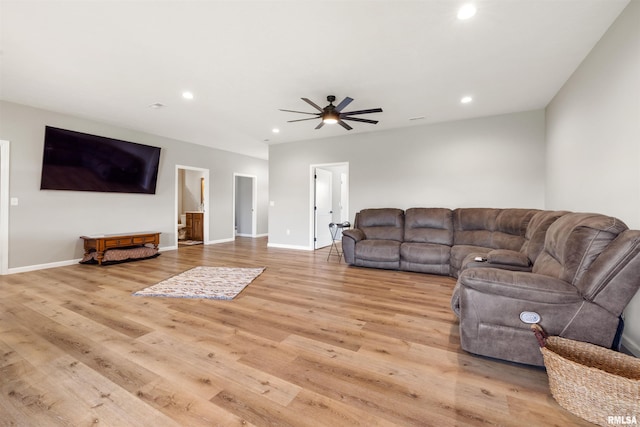 142 Oak Rd, Harrisburg, IL 62946 - living area featuring light wood-type flooring, recessed lighting, a ceiling fan, and baseboards