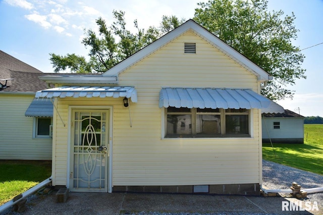 7059 Midway Rd, Metropolis, IL 62960 - view of bungalow-style home
