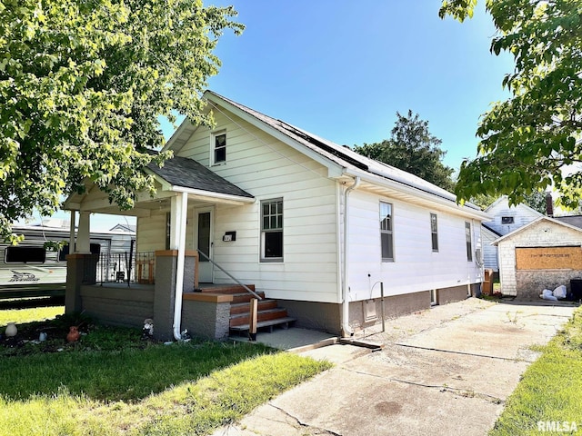 440 S Sandy St, Jacksonville, IL 62650 - photo 1