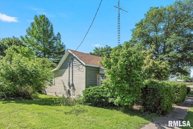 213 W St, Franklin, IL 62638 - view of side of home featuring a lawn