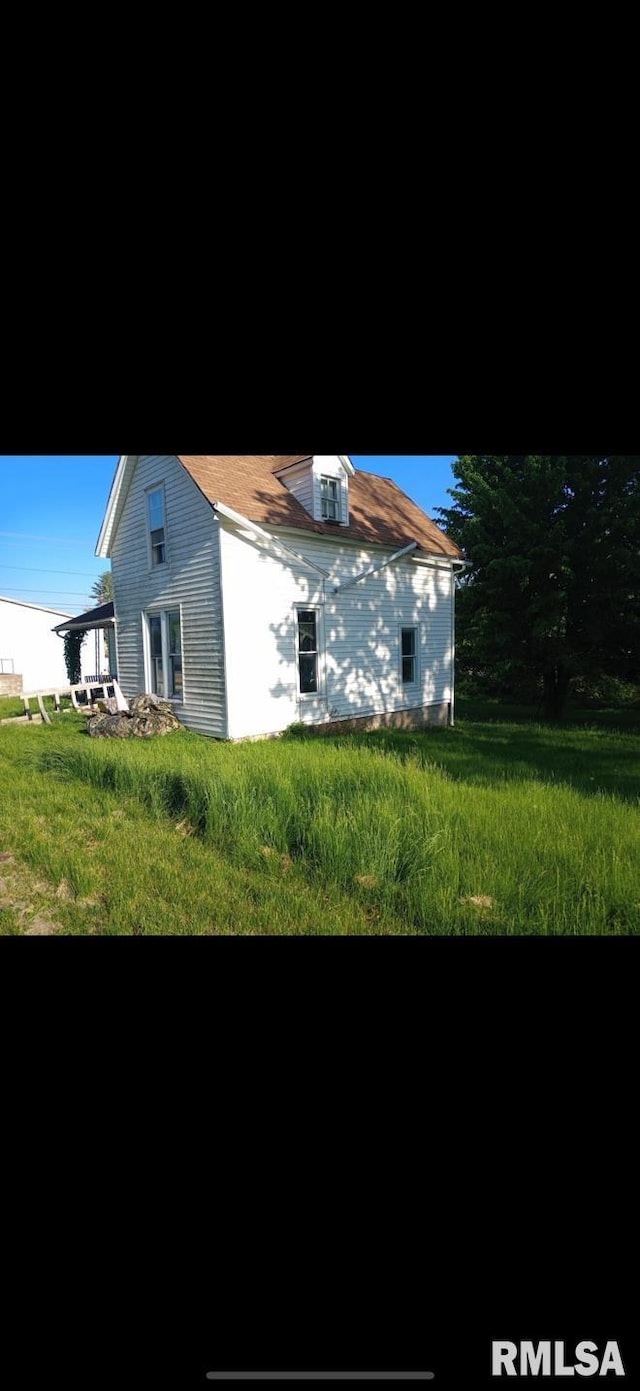 1360 Oak St, Hamilton, IL 62341 - view of side of home