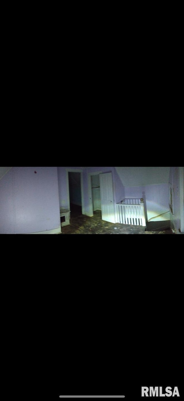 1360 Oak St, Hamilton, IL 62341 - interior space