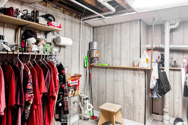 1666 Outrigger Rd, Galesburg, IL 61401 - view of spacious closet