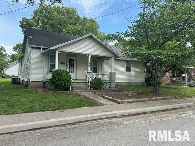 1001 E Esther St, Taylorville, IL 62568 - photo 1