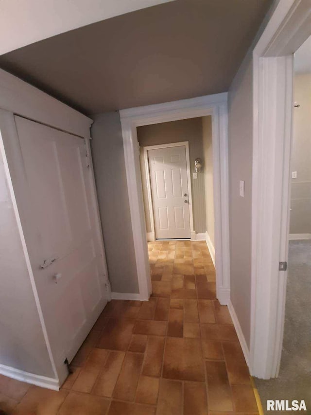 1312 N 3rd St, Springfield, IL 62702 - hall featuring baseboards