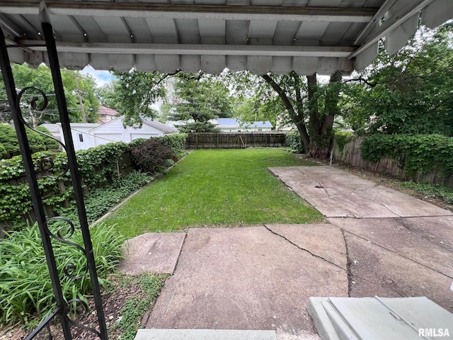 1312 N 3rd St, Springfield, IL 62702 - view of yard featuring a patio area