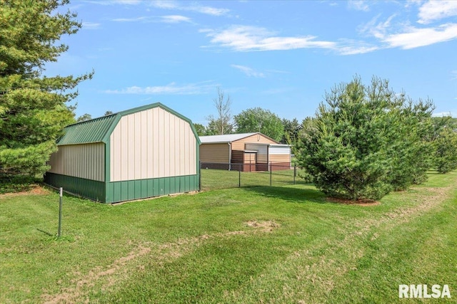 4101 N 8th St, Springfield, IL 62707 - view of yard with an outdoor structure