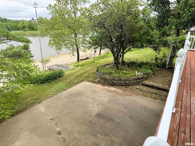 18382 N Quiver Beach Rd, Havana, IL 62644 - view of patio / terrace with a water view