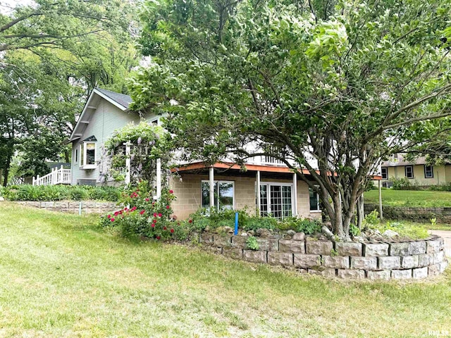 18382 N Quiver Beach Rd, Havana, IL 62644 - obstructed view of property featuring a front yard