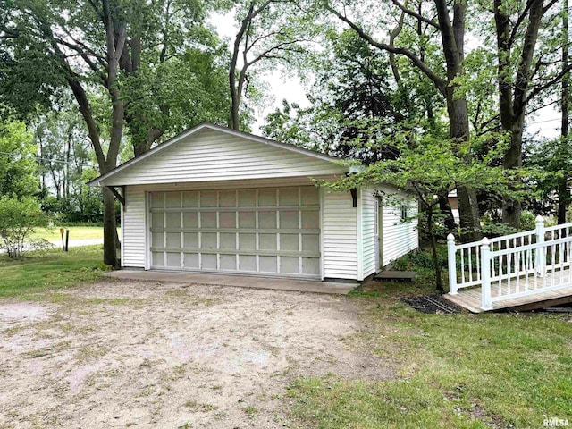 18382 N Quiver Beach Rd, Havana, IL 62644 - view of detached garage
