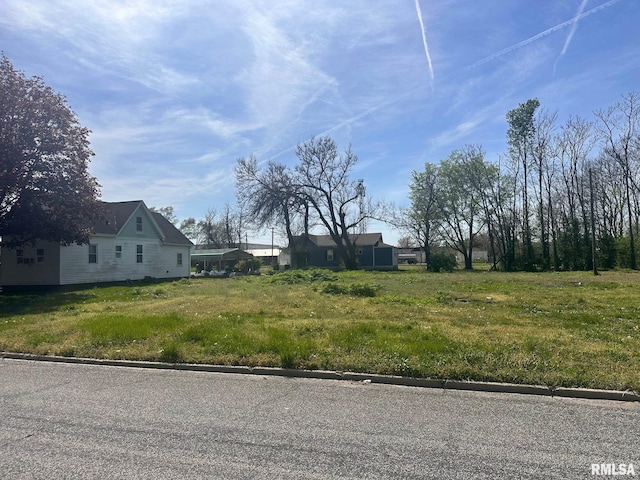 617 N E St, Jacksonville, IL 62650 - photo 2