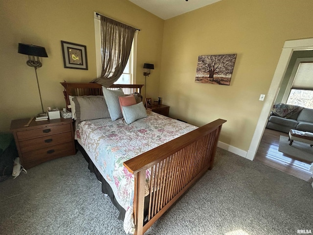 118 W Clark St, Havana, IL 62644 - carpeted bedroom with baseboards