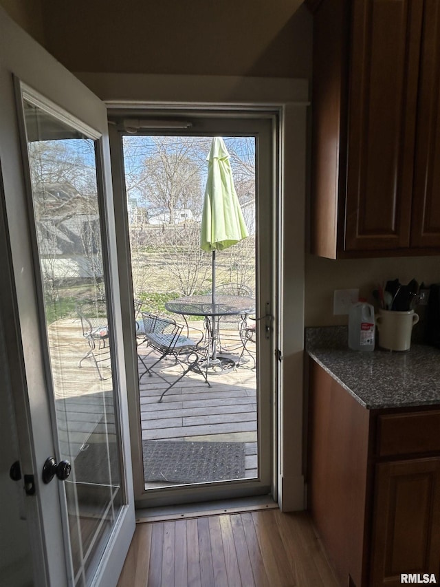 118 W Clark St, Havana, IL 62644 - entryway with wood finished floors and healthy amount of natural light