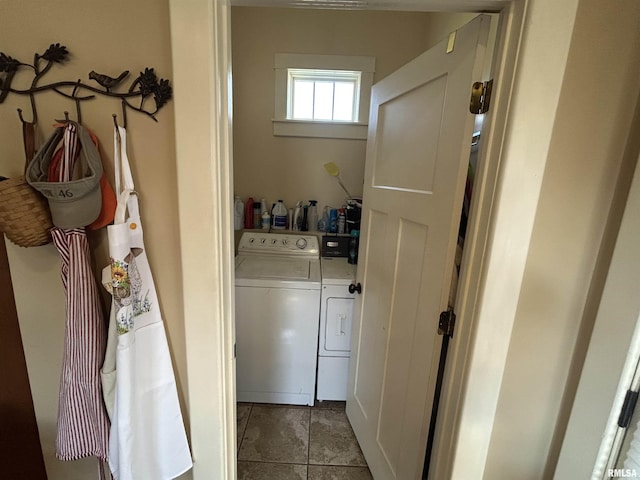 118 W Clark St, Havana, IL 62644 - washroom with washing machine and clothes dryer
