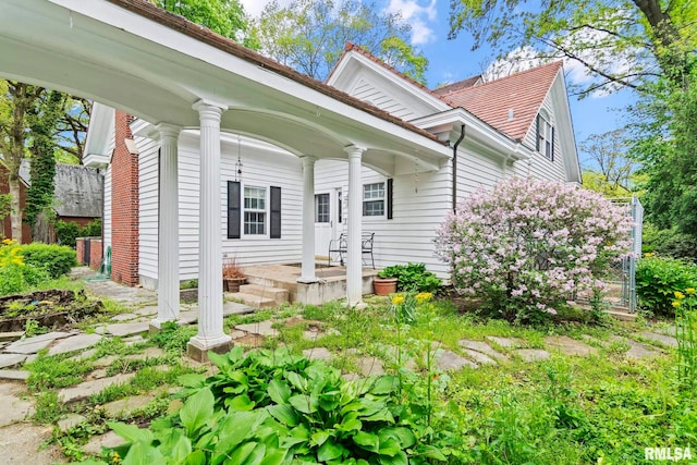 1044 Williams Blvd, Springfield, IL 62704 - view of front of property featuring a porch