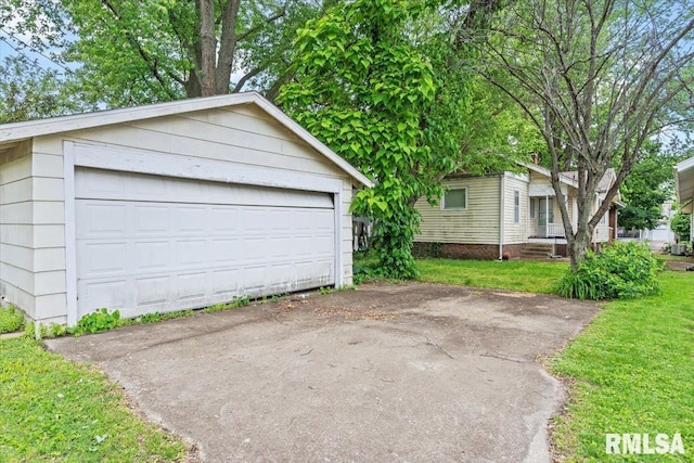 1708 Holmes Ave, Springfield, IL 62704 - view of detached garage