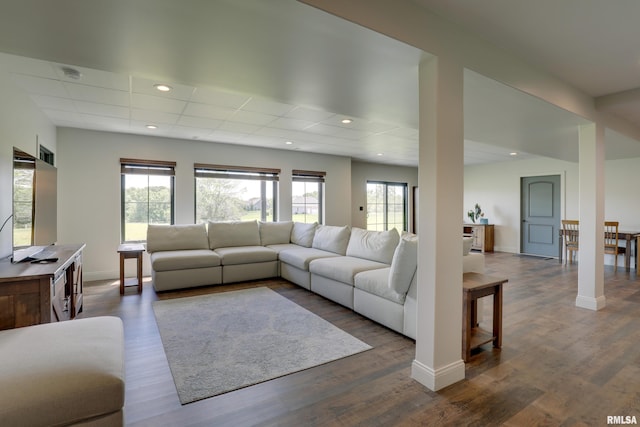 4811 Bitter Ct, Quincy, IL 62305 - living area featuring wood finished floors, recessed lighting, and baseboards