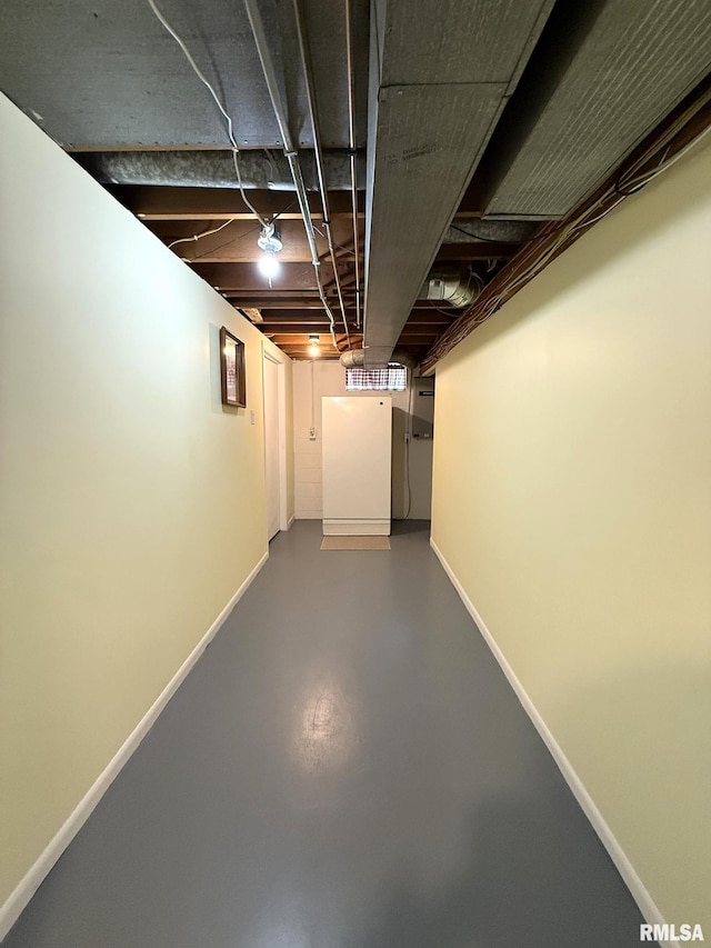 709 W Monmouth St, Abingdon, IL 61410 - finished basement featuring baseboards