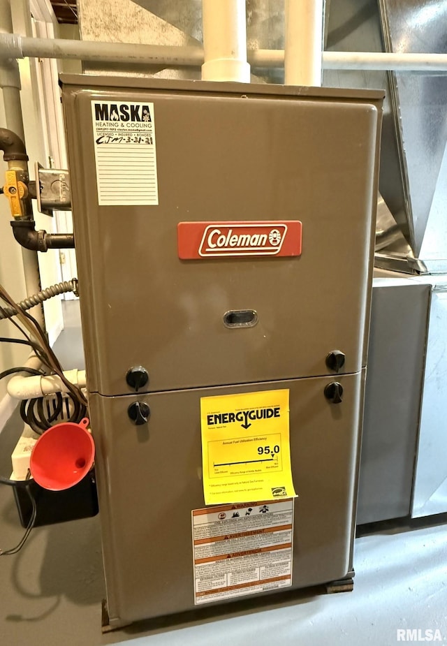 709 W Monmouth St, Abingdon, IL 61410 - utilities with heating unit