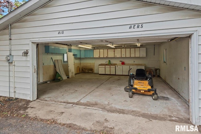 3225 Saxony Rd, Springfield, IL 62703 - view of garage